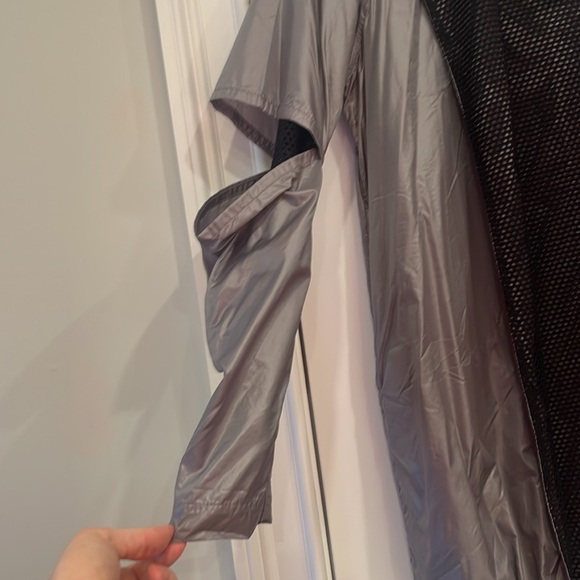 Koral Chromium Billboard Throw over Hooded Jacket - Black & Gray Size Small - Picture 6 of 11